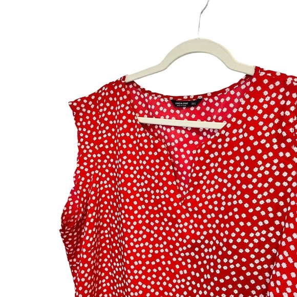 Shein Curve 3XL Plus Womens Blouse Red Ditsy Floral Daisy Scalloped Cap Sleeves - Picture 2 of 6